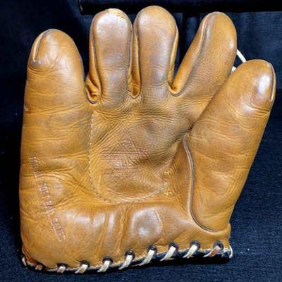 George a reach sg8 softball glove