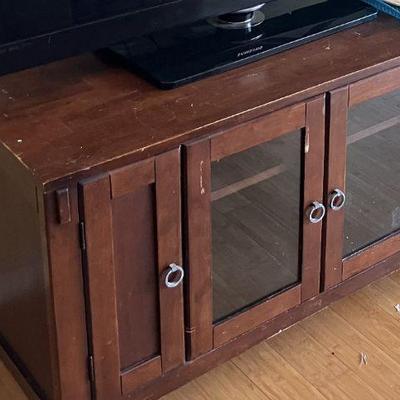 Wood TV Stand w/Storage
L: 48” D: 21” H: 26.5”