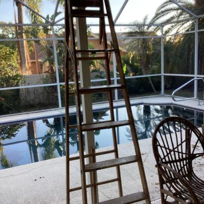 8 Step Rustic Wooden Vintage Ladder