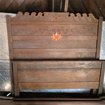 Eastlake Queen bed