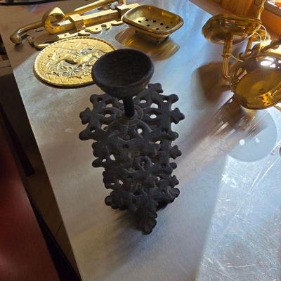 Victorian thread holder