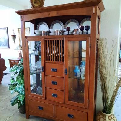 Mission style hutch matches dining table