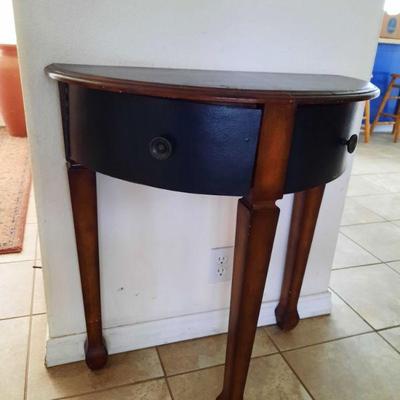 Accent table