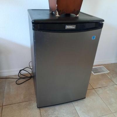 Mini fridge