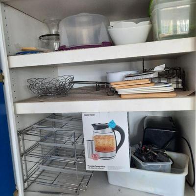 Lots of kitchenware
