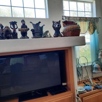 Lots of decor