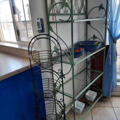 Metal bakers rack