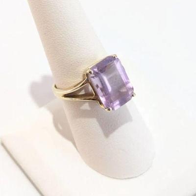 Lot #82 - 10K Yellow Gold & Amethyst Ring