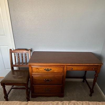 Lot #30 - Vintage Desk and Chair Set - Saybrook Maple by Dixie