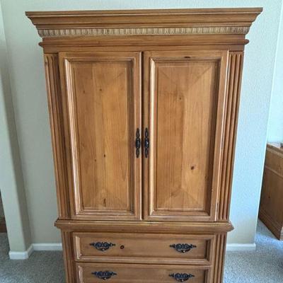 Lot #36 - Collezione Europa Wood Armoire