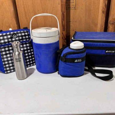 Coolers And Canteens
