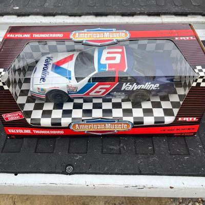 1:18 Scale Diecast