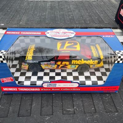 1:18 Scale Diecast