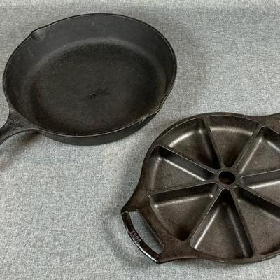 Lodge Cast Iron Pan And Corn Bread Form