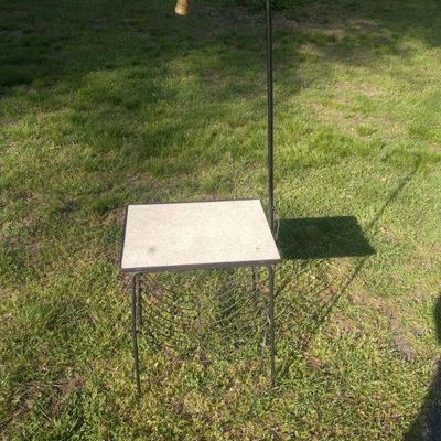 Vintage mid century table w lamp