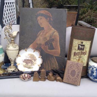 Many antique decorative items etc etc