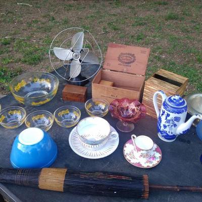 Pyrex old fan wood box's porcalian plus plus