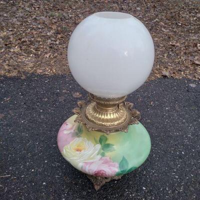 Gwtw kerosene lamp hand painted antique
