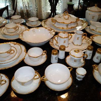 Great guiding very royal large set w more than pictured