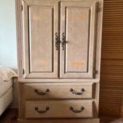 https://ctbids.com/estate-sale/34797/item/3906486/39x64x18-Entertainment-Cabinet