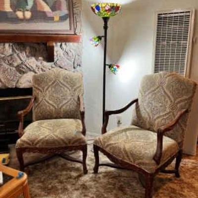 https://ctbids.com/estate-sale/34797/item/3903571/Tiffany-Style-Floor-Lamp-2-Wood-Upholstered-Chairs
