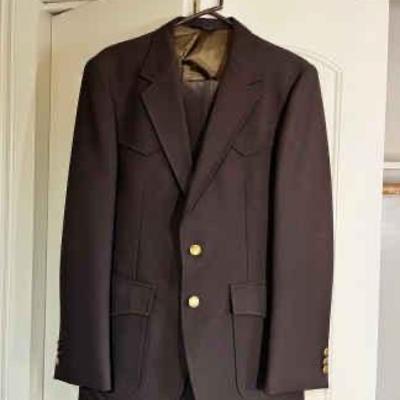 https://ctbids.com/estate-sale/34797/item/3909299/Men-s-Vintage-Wrangler-Suit-Other-Western-Wear