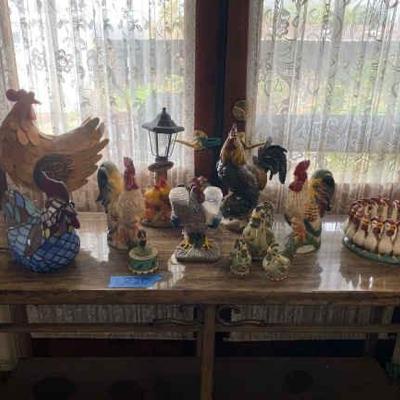 https://ctbids.com/estate-sale/34797/item/3906501/Rooster-Chicken-Decor-Kitchenware
