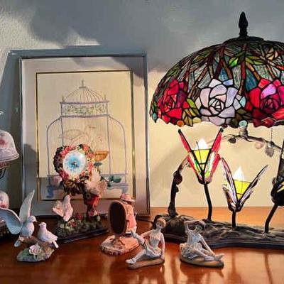 https://ctbids.com/estate-sale/34797/item/3906548/Tiffany-Style-Butterfly-Lamp-Dainty-Lady-Decor
