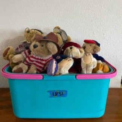 https://ctbids.com/estate-sale/34797/item/3908947/Vintage-Collection-Of-Mystery-Stuffed-Animals