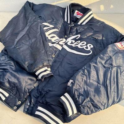 Yankees World Series Jacket | Size XL, Authentic Diamond Collection Yankees 1998 World Series Champions jacket.

