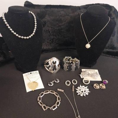 JP015 - Modernist and Traditional Vintage Costume Jewelry