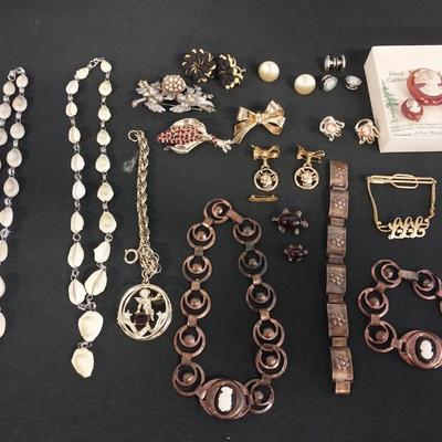 JP023 - Vintage Costume Jewelry Collection 