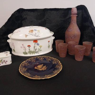 DS011 - French China and Art Glass