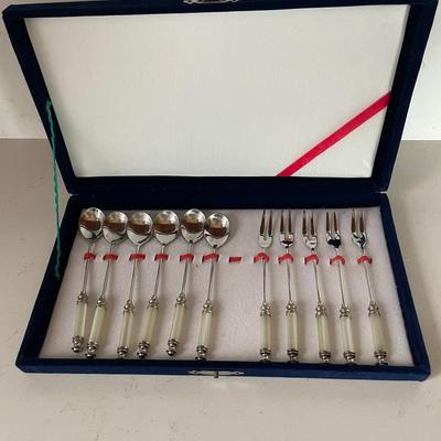 Kum Kang Stainless Steel Spoon & Fork Set in Velvet Box