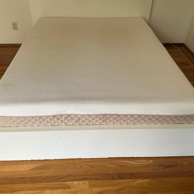 White Modern Platform Bed Frame with Queen Memory Foam Mattress & Box Spring