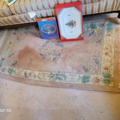 Wool sculpted tufted rug Asian motif