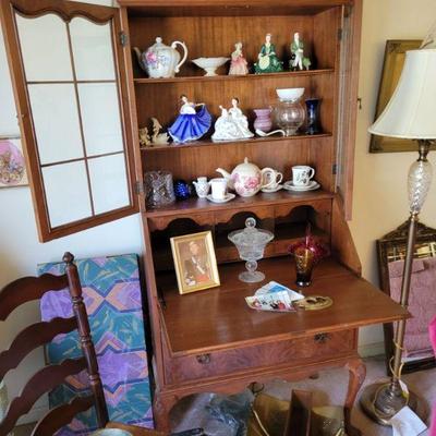 royal doulton figurines, china tea cups, saucers, tea pots