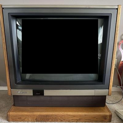 Retro Mitsubishi Box TV