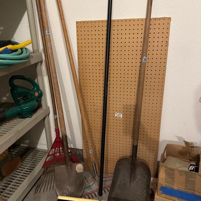Garden & Lawn Tool Lot - Rakes, Shovels, Leaf Blower and More!
