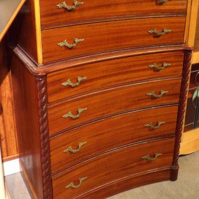 Chest of drawers 