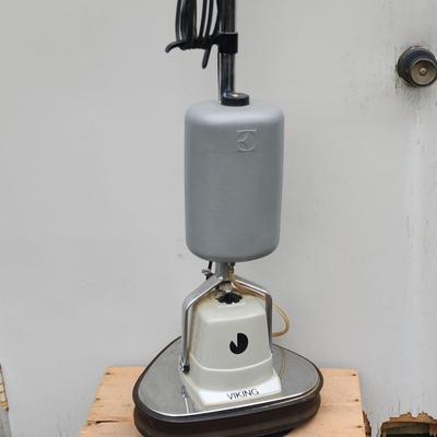 Viking Floor Scrubber 