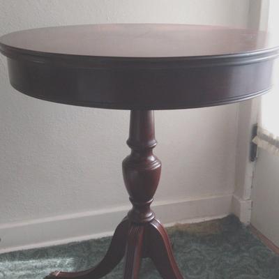 Mersman Vintage Drum Accent Table w/Brass Claw Feet 