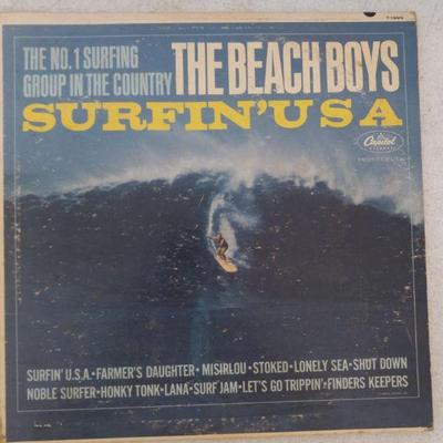 Vintage 1963 The Beach Boys "Surfin' USA" #T-1890 Vinyl LP