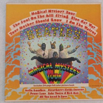 Vintage 1967 The Beatles "Magical Mystery Tour" #SMAL 2835 Vinyl LP