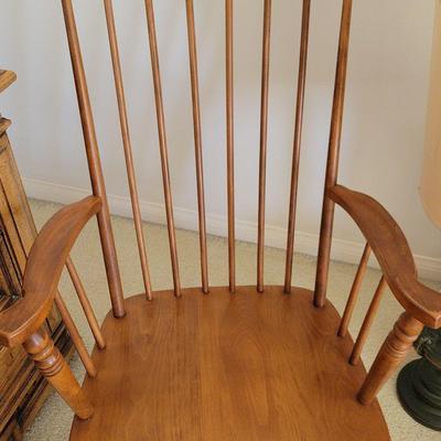 ROCKING CHAIR 