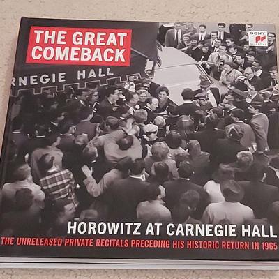 THE GREAT COMEBACK: HOROWITZ AT CARNEGIE HALL HARDBACK BOOK