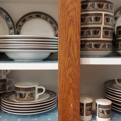 MIKASA ARABELLA LARGE DISH SET