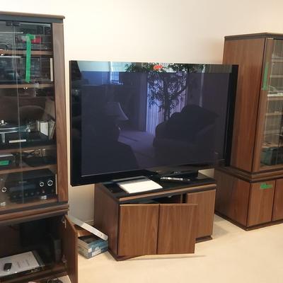 COMPLETE ENTERTAINMENT SHELVING SYSTEM 