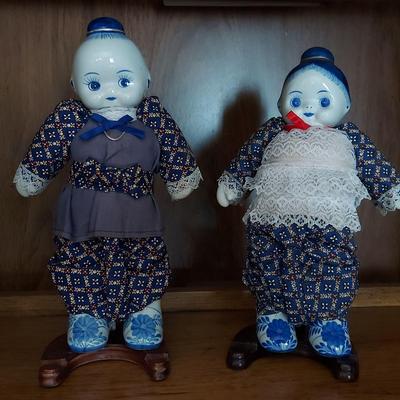 VINTAGE CHINESE BLUE AMD WHITE DOLLS