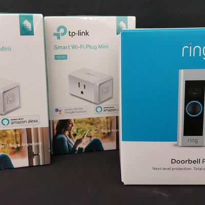 NEW RING DOORBELL PRO WITH TWO SMART WI-FI PLUG MINIS